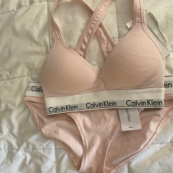 Calvin Klein bralette set (2) - Picture 4 of 9